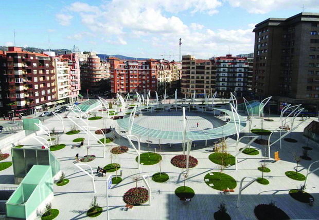 16 Javen prostor. Plostad vo  Bilbao Spanija