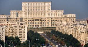 Палатата на народите во Букурешт – некогаш симбол на моќта, денес туристичка атракција