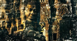 Најпознатиот комплекс на храмови „Ангкор Ват“ од филмот „Томб Рајдер“ пропаѓа
