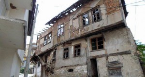 Д-р Жан Митрев подари четири куќи во Ново Село на Општина Штип