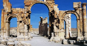 ИД ја уништила Триумфалната порта во Палмира