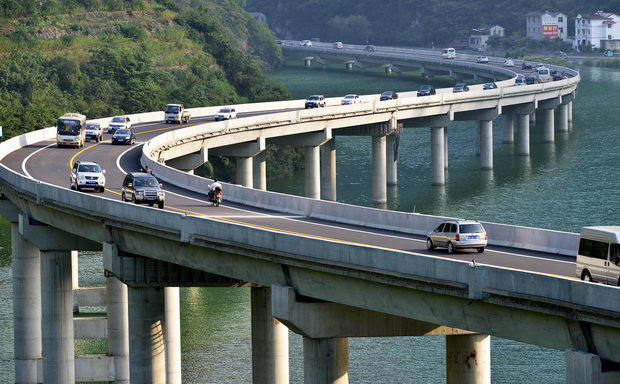 #CHINA-HUBEI-YICHANG-OVERWATER HIGHWAY (CN)