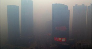 Пекинг обвиен во густ смог