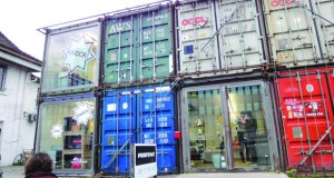 Кулата Фраjтаг во Цирих – уникатна продавница со уникатен дизајн