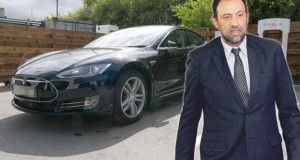 И кошаркарот Владе Дивац вози електричен автомобил