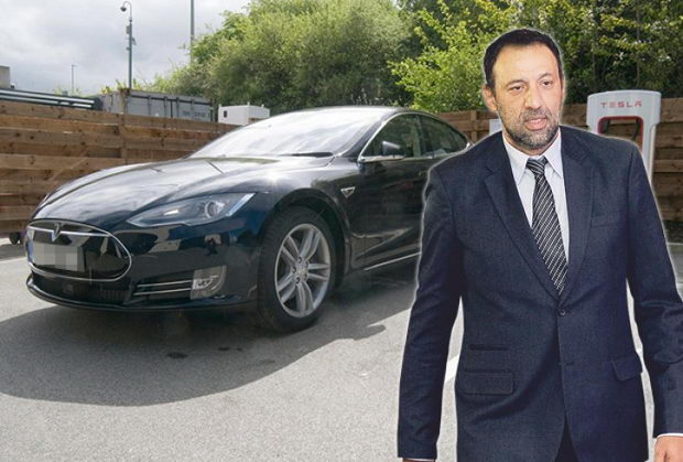 vlade-divac-tesla