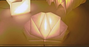 Оригами светилки: Issey Miyake за „Артемиде“