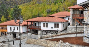3.000 евра за клупи и корпи за Македонско село