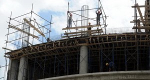 Советување за законите за градење и за градежно земјиште
