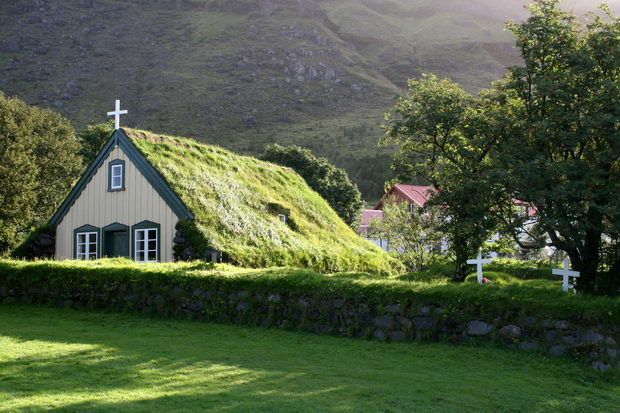 Wood and turf church at Hof