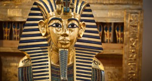 Научниците докажаа дека ножот на Тутанкамон потекнува од вселената