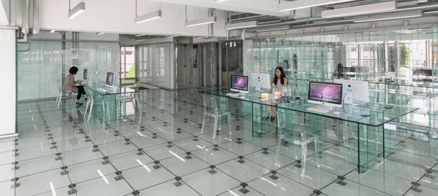 канцеларија во стакло (1)