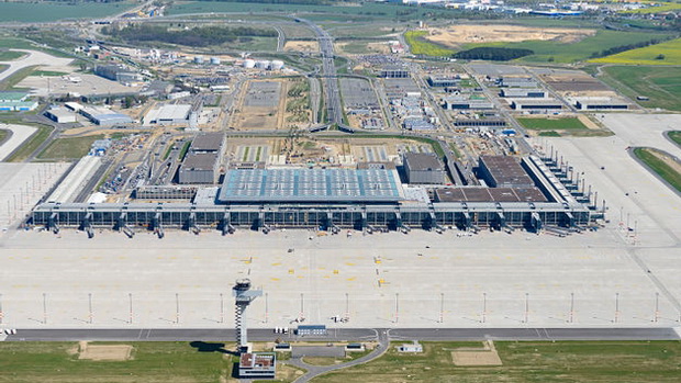 Luftbildserie Baustelle des Flughafens Berlin Brandenburg BER "W