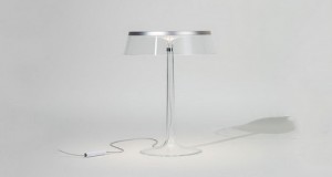 Филип Старк дизајнира проѕирна столна ламба за Flos