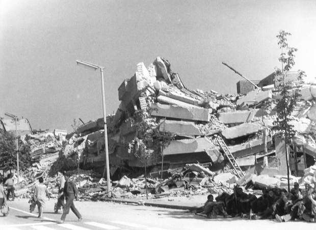 plostad_sloboda_po_zemjotresot_vo_skopje