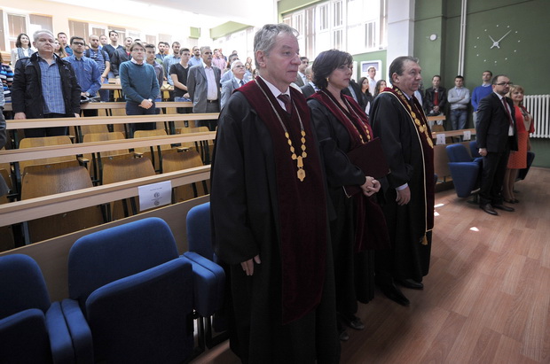 gradezen-stipendii-na-studenti-za-2016-2017-16
