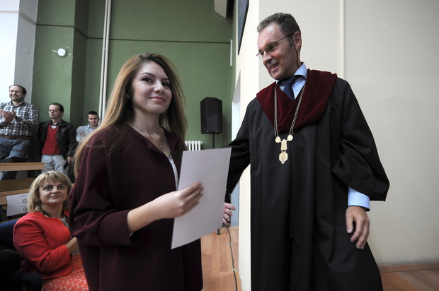 gradezen-stipendii-na-studenti-za-2016-2017-28