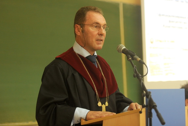gradezen-stipendii-na-studenti-za-2016-2017-3