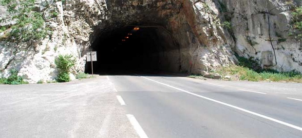 tuneldemirkapija