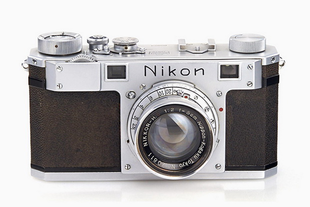 najstar-nikon-na-aukcija-1