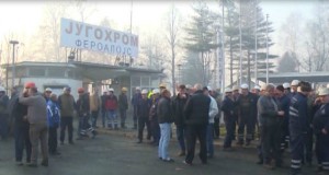 Вработените од Југохром го блокираа Скопје