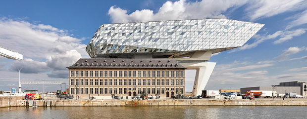 port-haus-zaha-hadid