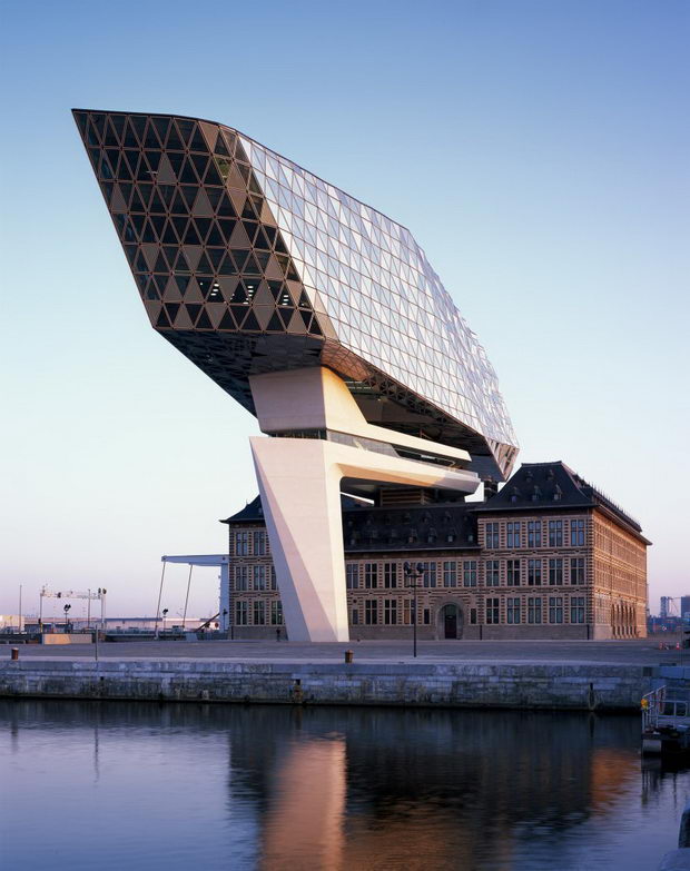 port-haus-zaha-hadid2