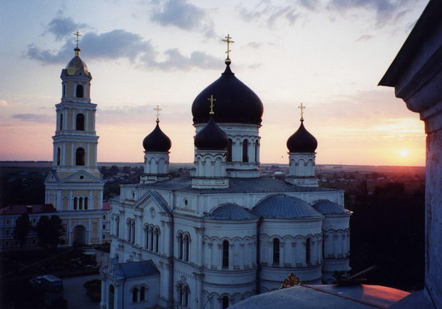 sarov-crkva