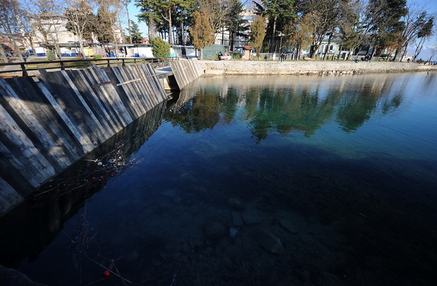 STRUGA (4)