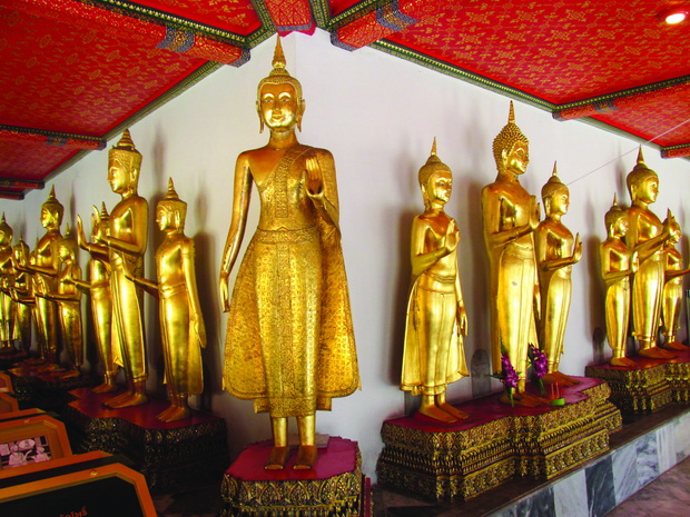 Statui na Buda vo Hramot Wat Arun