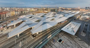 Кристален покрив ја краси новата централна железничка станица во Виена