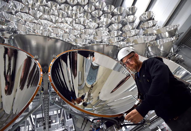 Große künstliche Sonne "Synlight"