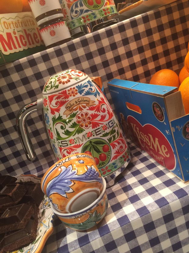 Dolce i Gabana Cajnik i solja
