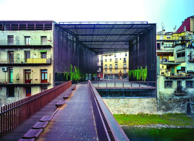 la-lira-theater-public-open-space-rcr-arquitectes-hisao-suzuki-03