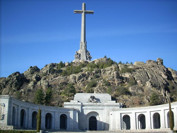 Francisko Franko Valle_de_los_caidos_by_forcy-cruz_y_basilica