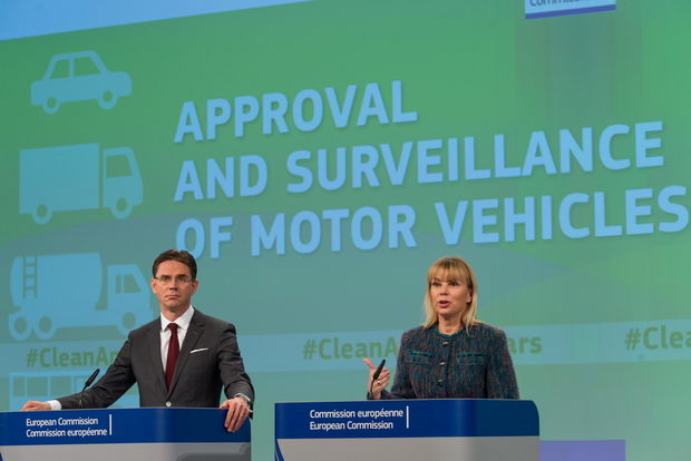 Press conference by Jyrki Katainen & Elżbieta Bieńkowska : EU  type-approval framework of motor vehicles