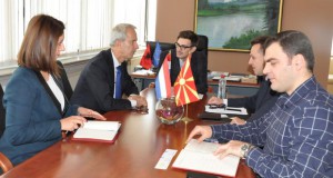 Средба на министерот Дураки со амбасадорот на Холандија во Македонија