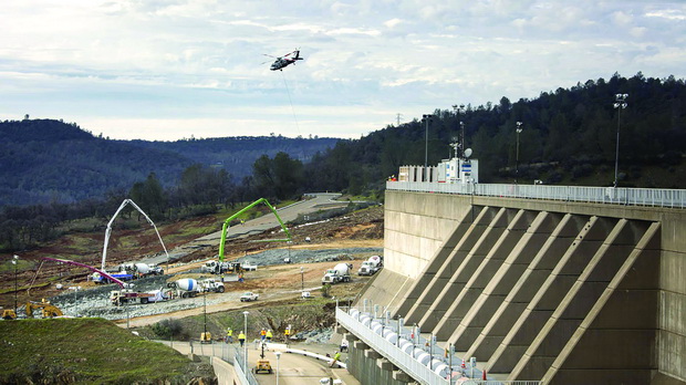 la-me-lake-oroville-spillway-pictures-086