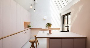 Прекрасна канцеларија во millennial pink нијанса