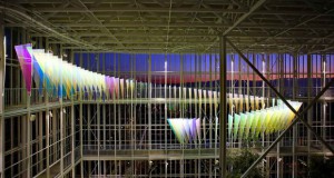 Прекрасна инсталација го краси облакодерот на Ренцо Пиано во Торино