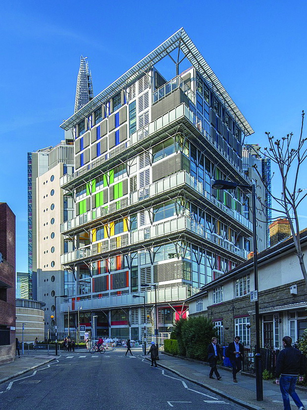 8.New_Cancer_Centre_at_1442_Mark_Gorton_Rogers_Stirk_Harbour___Partners_PressImage_1