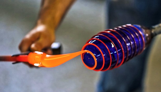 melted-glass-glassmaking_1600