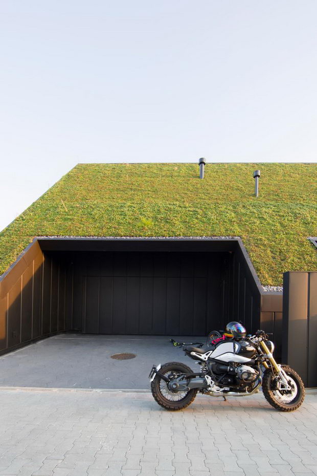 House-behind-the-roof-10-782x1173