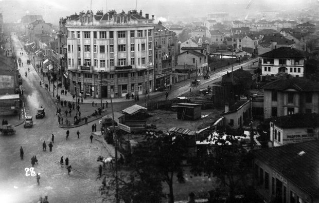 Skopje,_plostadot_na_razglednica_od_1930