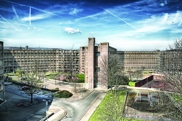 Park_Hill,_half-abandoned_council_housing_estate,_Sheffield,_England