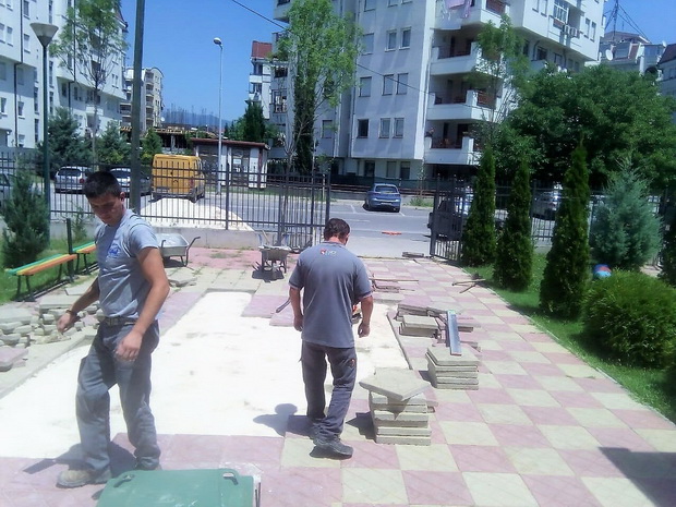 dvor sonce