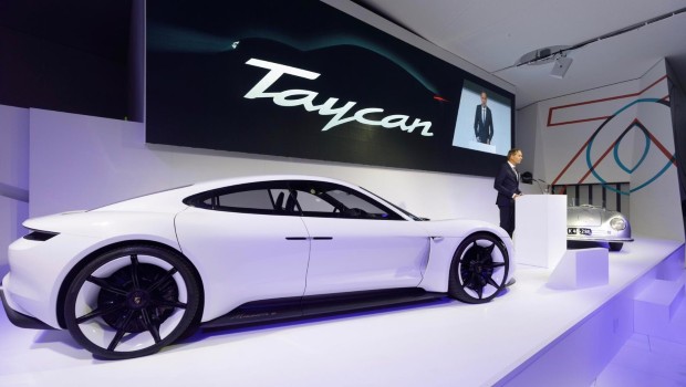 taycan3