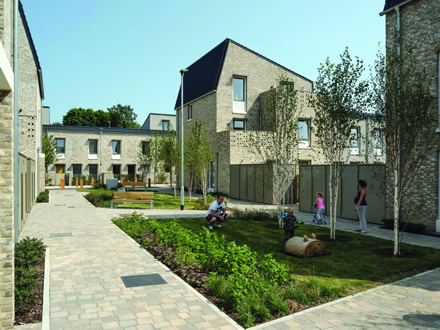 goldsmith-street-mikhail-riches-architecture-residential-social-housing-norwich-uk-england_dezeen_2364_col_6