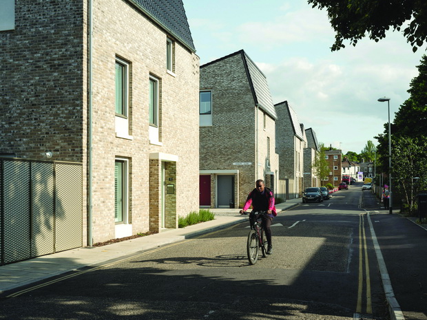 goldsmith-street-mikhail-riches-architecture-residential-social-housing-norwich-uk-england_dezeen_2364_col_8