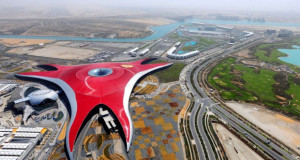 Ferrari World во Абу Даби е најдобриот тематски парк на светот